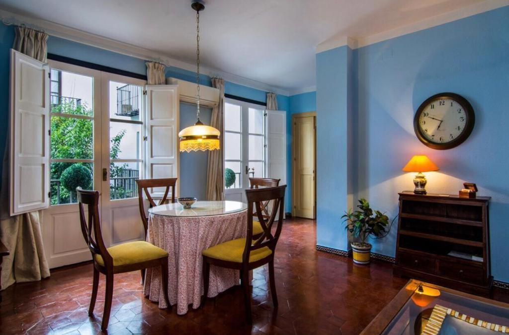 Apartamento En Un Dormitorio En Plaza Alfaro Севиля Екстериор снимка